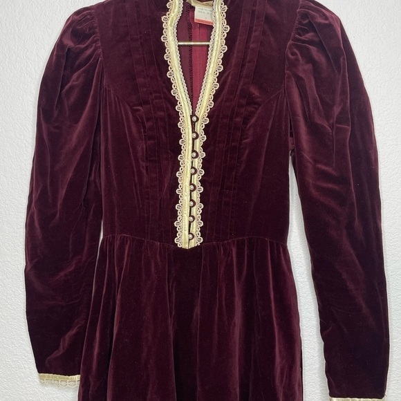 Gunne Sax dress midi vintage velvet sz 7 puff long sleeve burgundy 1970’s - Picture 2 of 11